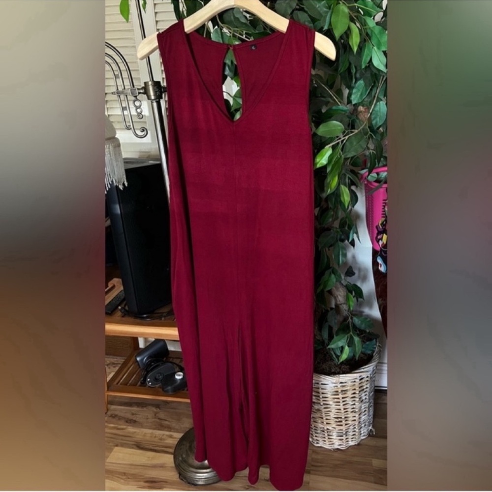 Chic Sleeveless Burgundy Jumpsuit